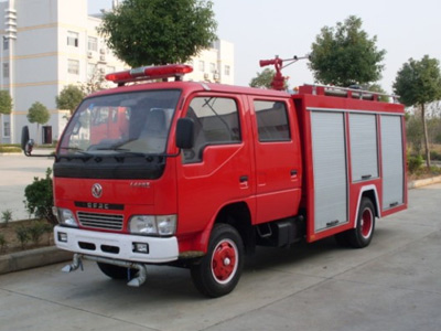 東風(fēng)消防車(chē)
